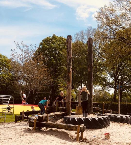 speeltuin-met-waterpomp