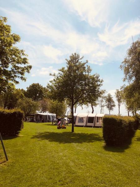 kamperen-bij-de-boer-reserveren